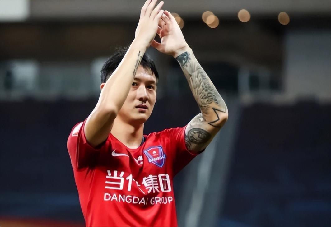 开云体育官方网站-意外！冯劲离开上港为何要去大连英博，却没选择回重庆加盟铜梁龙